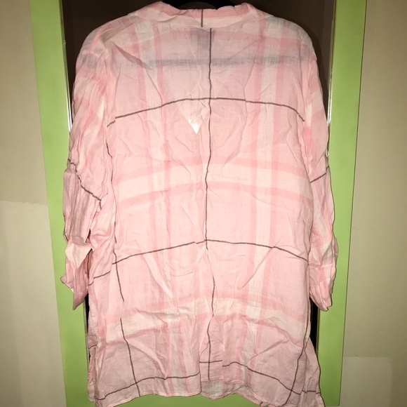 Avenue Button Up - Picture 2 of 3